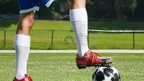 窦唯51岁剃须理发，手机点餐却临时变卦